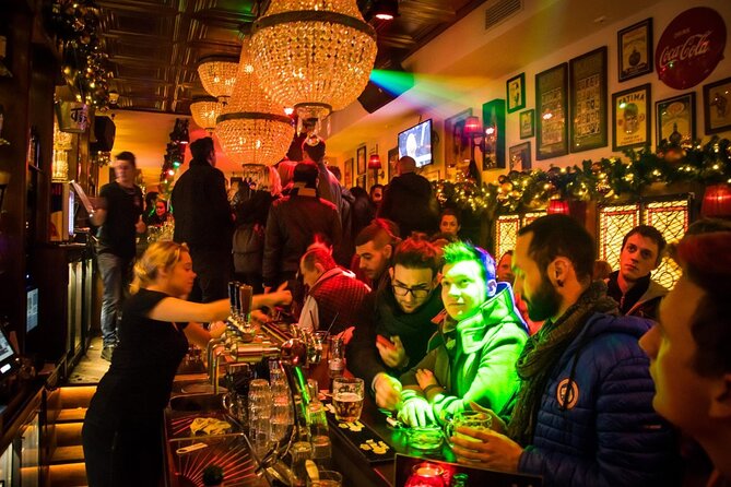 Stockholm: The Original Pub Crawl with Shots + VIP Club Access - Guides make or break it: what the best nights have in common