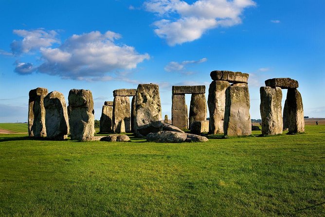 Stonehenge, Windsor Castle and Bath with Pub Lunch in Lacock - Why this Stonehenge–Windsor–Bath route works