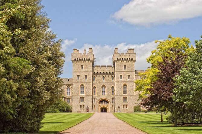 Stonehenge, Windsor Castle and Bath with Pub Lunch in Lacock - Windsor Castle and St. George’s Chapel: the royal stop that sets the tone