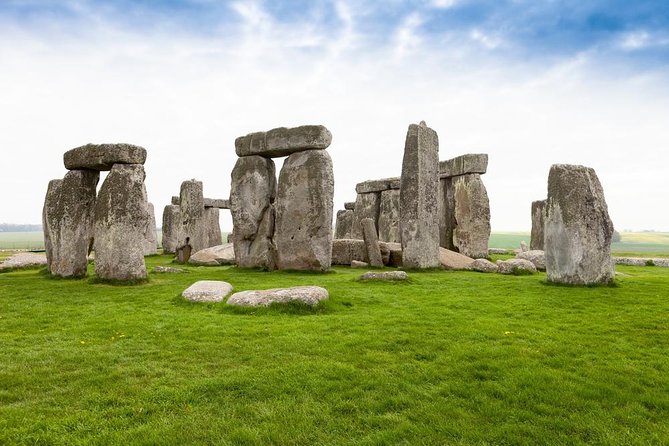 Stonehenge, Windsor Castle and Bath with Pub Lunch in Lacock - Victoria Coach Station at 7:45 a.m.: the “long day” reality