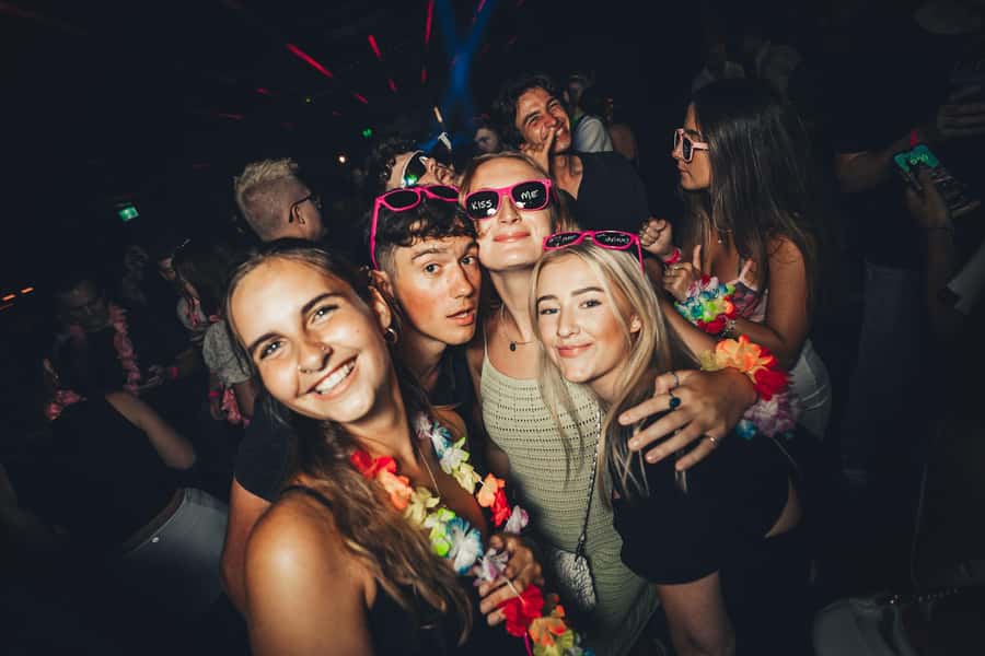 Sydney: Big Night Out Pub Crawl with Local Party Hosts - Why this Sydney pub crawl works