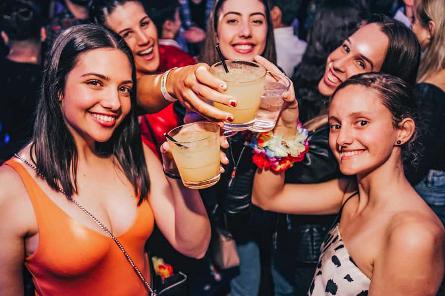 Sydney: Big Night Out Pub Crawl with Local Party Hosts - Dress code and ID rules you should know before you go