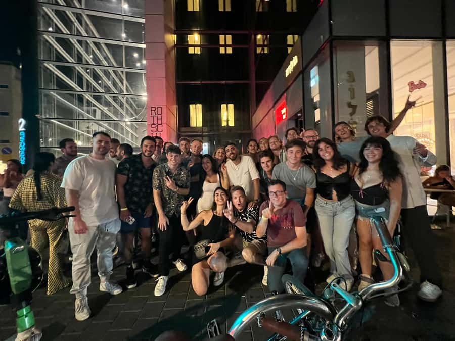 Tel Aviv: Pub Crawl and Nightlife Tour with Shots - The crowd experience: solo-friendly, group-friendly, and built for mingling