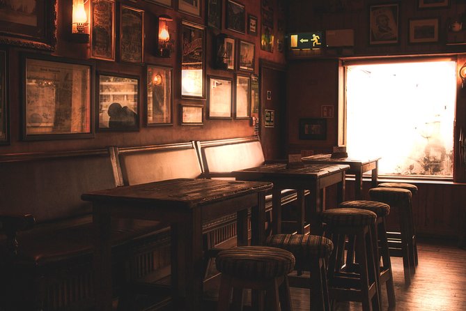 The Black Experience Pub Tour - Your Night Route: Trinity College, Oscar Wilde House, St Stephen’s Green