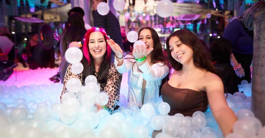 The Original Shoreditch Pub Crawl London - Your Host and the Social Mix: Why This Isn’t Awkward