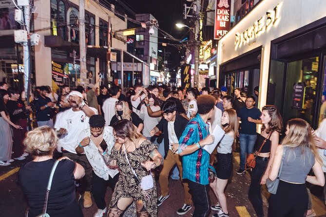 The Seoul Pub Crawl Official - Stop 2 in Itaewon: JR PUB and the “keep the party moving” phase