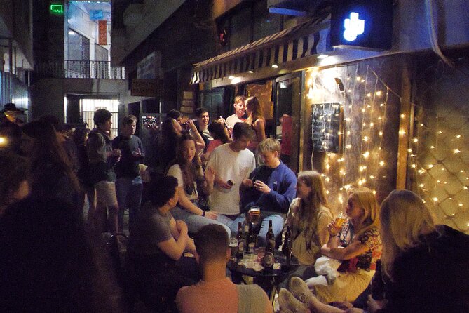 Thursday & Friday Night Pub Crawl for Professionals in Athens - Rumble in the Jungle: the alley bar that changes the whole mood