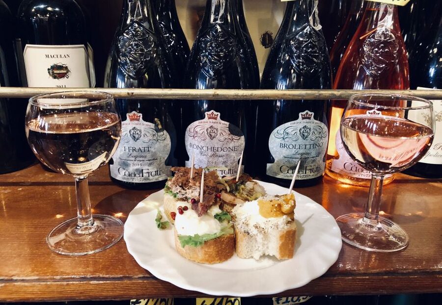 Venice: Venetian Style Carnival Pub Crawl - Who This Crawl Suits Best