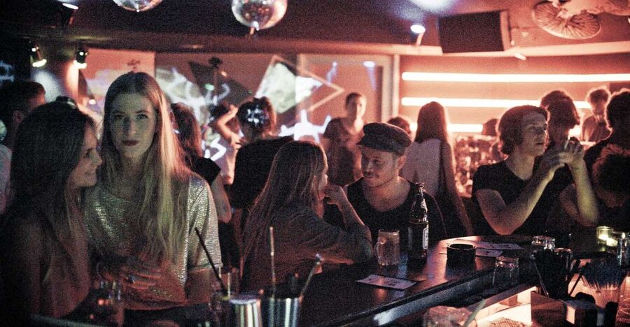 Vienna: City Center Pub Crawl - Stop 1: Your First Venue and First Free Drink