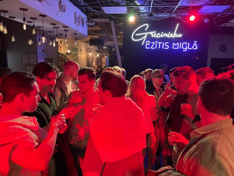 Vilnius: Pub Crawl with Welcome Drink and Traditional Snacks - Stop-by-stop: what you’ll do at each bar (and what to taste)