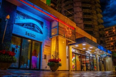 Waikiki Ghosts Boos and Booze Haunted Pub Crawl - Starting outside Aloha Beer: a smart, central way to begin