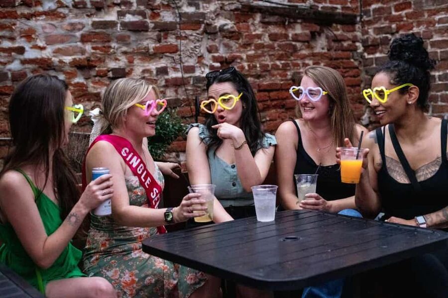 Waikiki Ghosts Boos and Booze Haunted Pub Crawl - The Beach Bar and Surf Bar Waikiki: where the night turns social