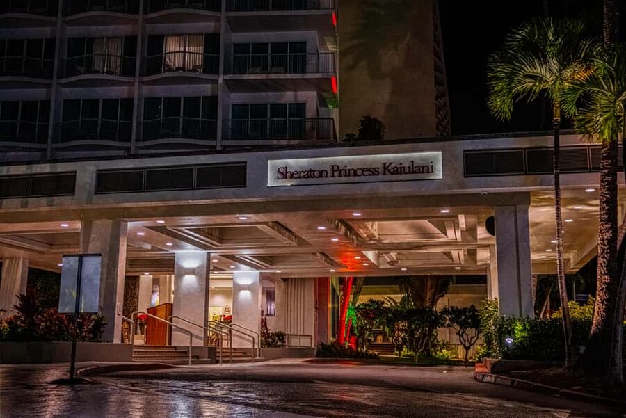 Waikiki Ghosts Boos and Booze Haunted Pub Crawl - Who should book this (and who should skip it)