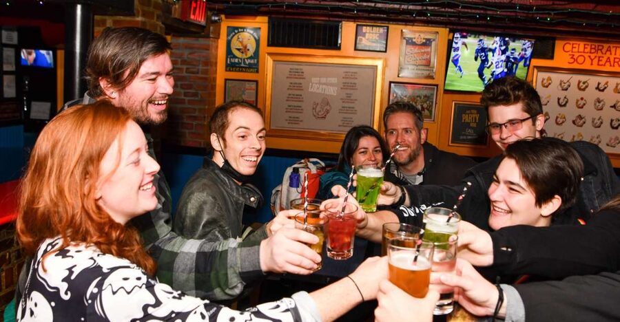 Washington DC: Ghosts Boos and Booze Haunted Pub Crawl - Meeting at the Old Ebbit Grill with a lantern