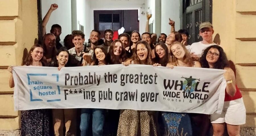 Zagreb: Pub Crawl, 1-Hour of Unlimited Drinks, & Club Entry - Two Bars, Then a VIP Club Finish