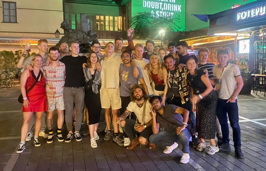 Zagreb: Pub Crawl, 1-Hour of Unlimited Drinks, & Club Entry - Practical Tips: Cash, Walking, and Thu–Sat Dress Rules